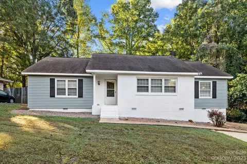 5217 Clearwater Rd, Charlotte, NC 28217