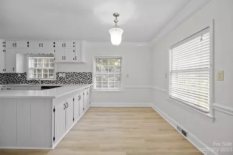 5217 Clearwater Rd, Charlotte, NC 28217 photo 6