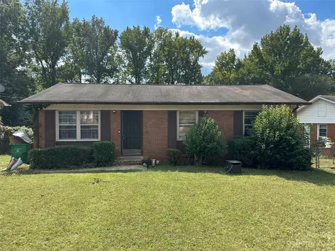 801 Thera Dr, Charlotte, NC 28206