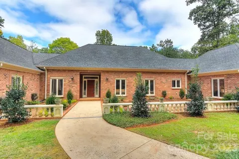 8522 Prince Valiant Dr, Marvin, NC 28173