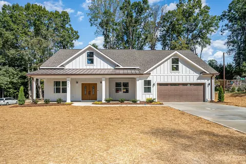 411 Primrose Dr, Salisbury, NC 28147