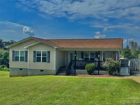 106 Kammerer Dr, Statesville, NC 28625