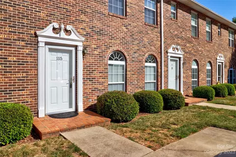 115 Teaberry Ct, Mooresville, NC 28115