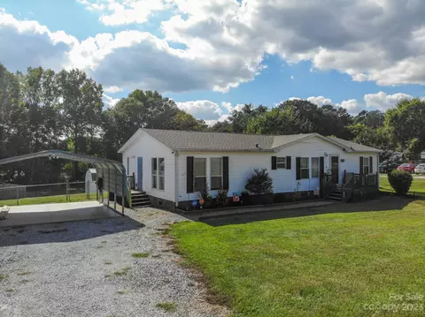 149 Twin Creeks Rd, Mooresboro, NC 28114