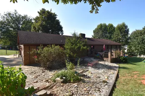 205 Mull Ln, Morganton, NC 28655 photo 4