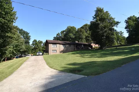 205 Mull Ln, Morganton, NC 28655 photo 2