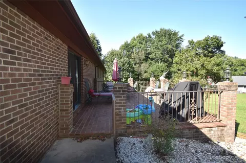 205 Mull Ln, Morganton, NC 28655 photo 5