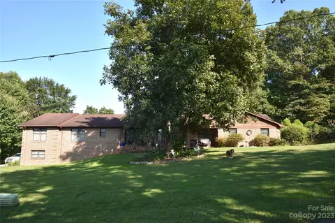 205 Mull Ln, Morganton, NC 28655