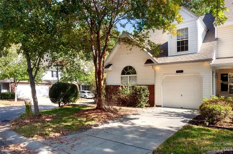 8041 Christmas Ct, Charlotte, NC 28216