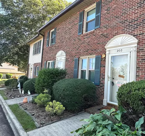 1330 5th Ne 203 St NE #203, Hickory, NC 28601