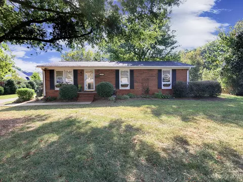 9902 Washam Potts Rd, Cornelius, NC 28031
