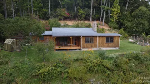 7896 Leafy Way, Newland, NC 28657