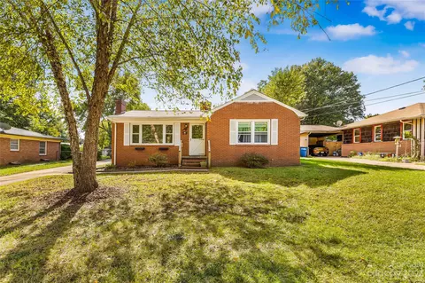 645 Holland Dr, Statesville, NC 28677