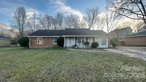 8020 Country Oaks Rd, Charlotte, NC 28227
