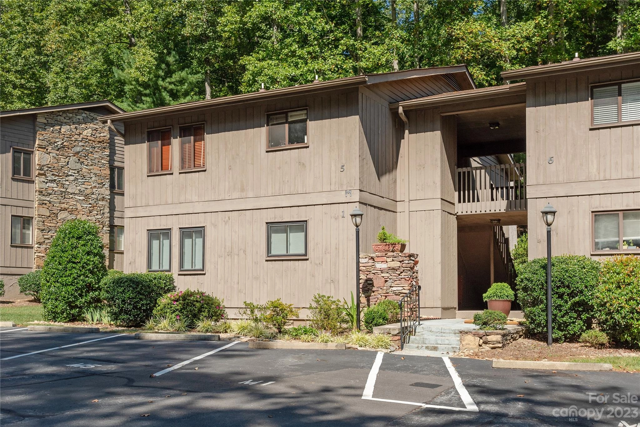 49 Lake M-1 Dr Unit M-1  