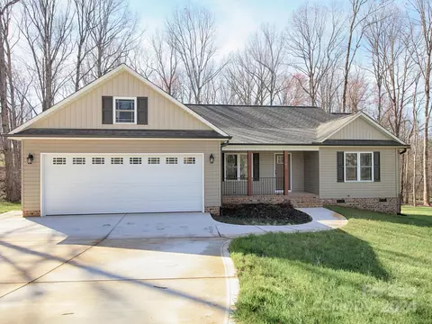 3941 Englewood St, Claremont, NC 28610