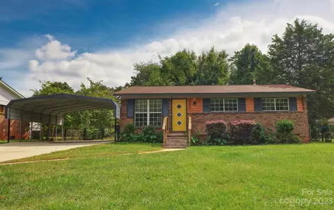 2521 Alleghany St, Charlotte, NC 28208