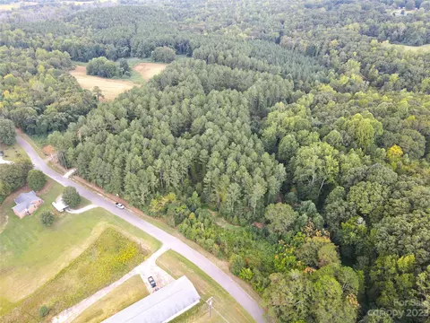 110 Ponder Rd, Grover, NC 28073