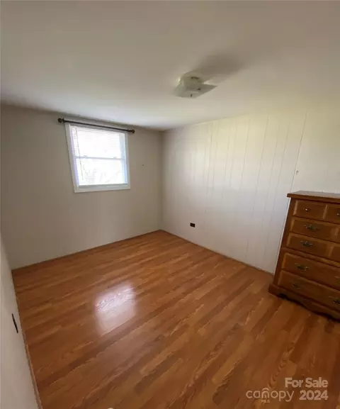 Bedroom - 565 Neely Rd, Brevard, NC 28712 photo 4 of 5