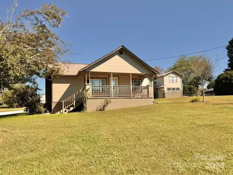 Exterior - 565 Neely Rd, Brevard, NC 28712 photo 1 of 5