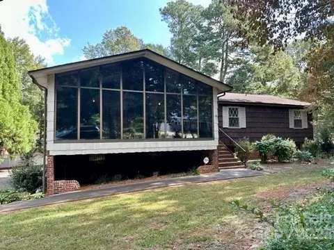 1104 Shamrock Rd, Shelby, NC 28152