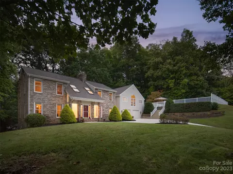 53 Plott Hts, Waynesville, NC 28786