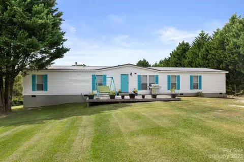 338 Divide Loop, Flat Rock, NC 28731