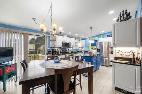 338 Divide Loop, Flat Rock, NC 28731 photo 6
