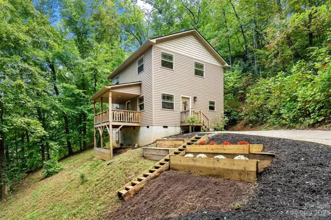112 Quail Meadows Ct, Old Fort, NC 28762