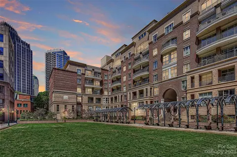 400 N Church 228 St #228, Charlotte, NC 28202