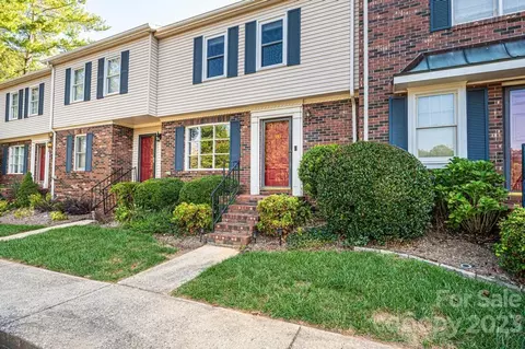 2705 N Center 66 St #66, Hickory, NC 28601