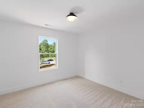 4524 Summit Cir, Conover, NC 28613 photo 17