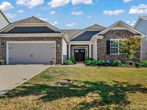 1051 Thoroughbred Dr, Iron Station, NC 28080