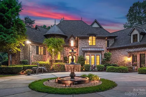 13305 Claysparrow Rd, Charlotte, NC 28278