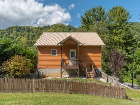 78 Whippoorwill Way, Waynesville, NC 28786