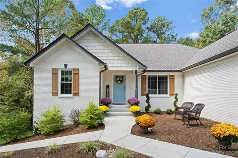 162 Sea Trail Dr, Mooresville, NC 28117