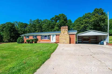 8430 Rolling Hills Ave, Hickory, NC 28602