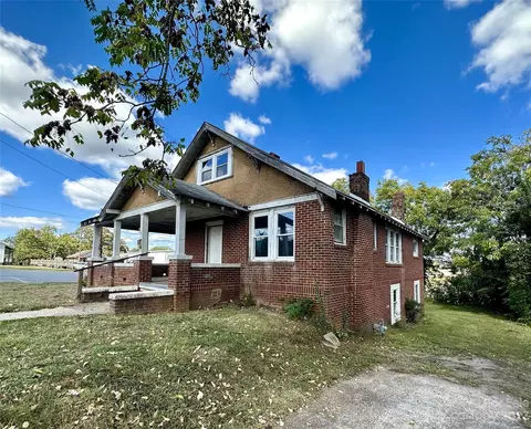49 8th Se St SE, Hickory, NC 28602