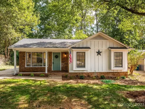 10005 Arbordale Ave, Charlotte, NC 28215
