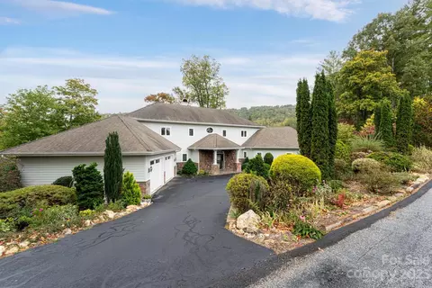 42 Country Club Rd, Mills River, NC 28759