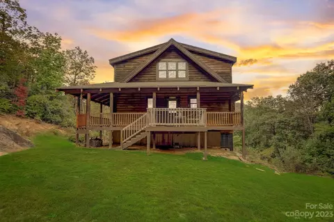 5895 Pinnacle Mountain Rd, Zirconia, NC 28790