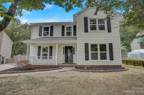 8226 Meadowdale Ln, Charlotte, NC 28227
