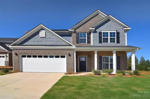 142 Fleming Dr, Statesville, NC 28677
