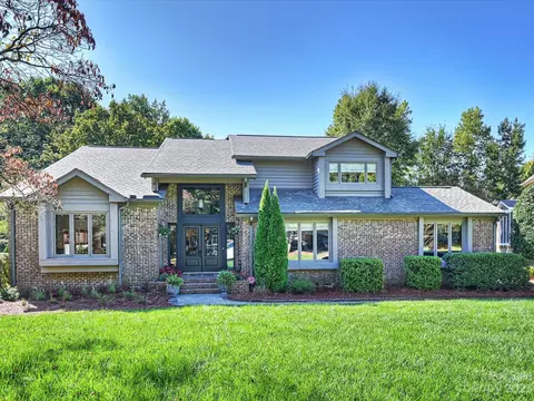 1139 Laurel Park Ln, Charlotte, NC 28270