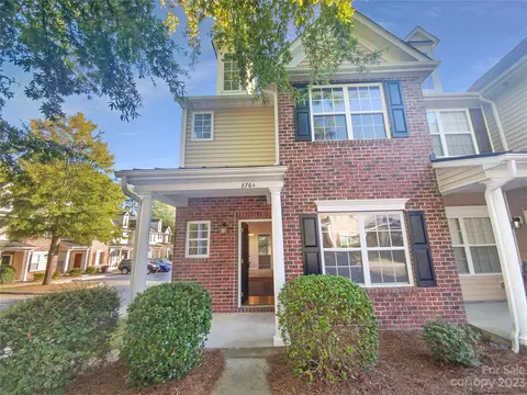 8764 Twined Creek Ln, Charlotte, NC 28227