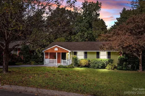537 Inwood Dr, Charlotte, NC 28209