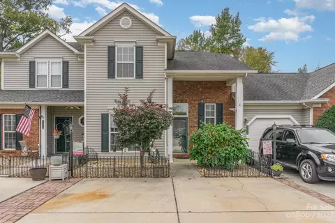 9463 Kimmel Ln, Charlotte, NC 28216