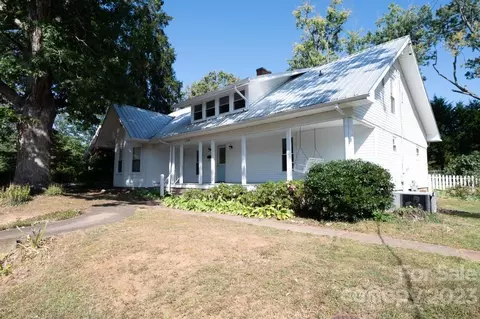 330 9th Nw Ave NW, Hickory, NC 28601