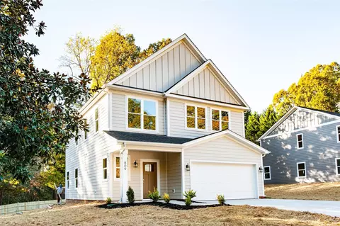 809 Hunter Dr, Mooresville, NC 28115