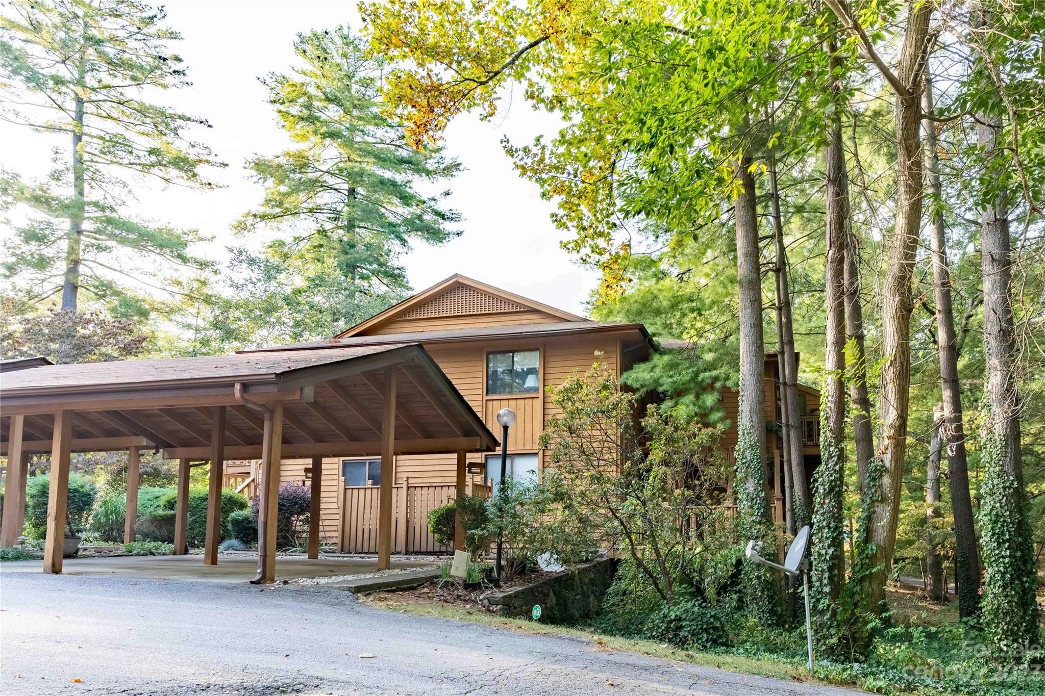 521 Courtwood 3 Ln Unit 3  